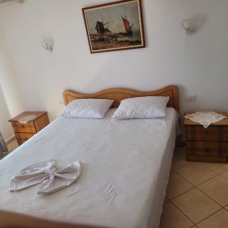 Geri Apartment Ksamil Esterno foto