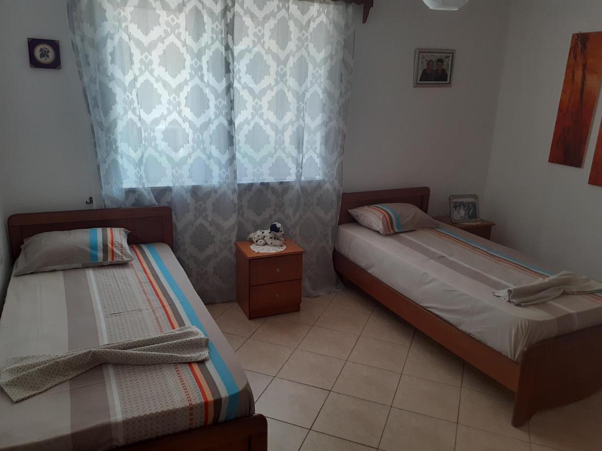 Geri Apartment Ksamil Esterno foto
